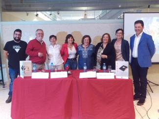 Exposición do Libro ELAS de Aurora Marco