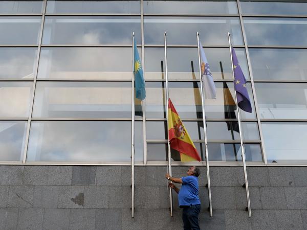 5 minutos de silencio polos atentados en Cambrils e Barcelona