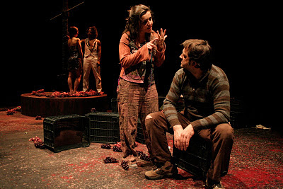 TEATRO DE NINGURES Presenta: 0´7 MOLOTOV