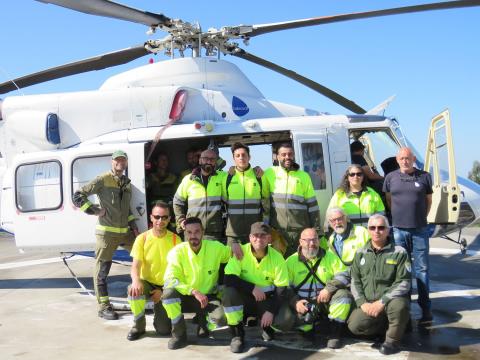 Visita do obradoiro á base extinción incendios