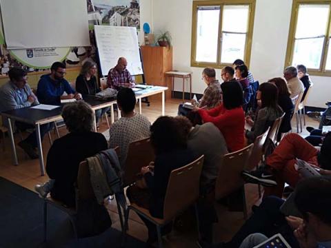 Constitución da mesa de traballo socio-educativa de Cangas