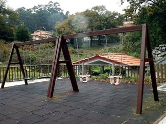  Posta a punto do parque infantil de Socotelo