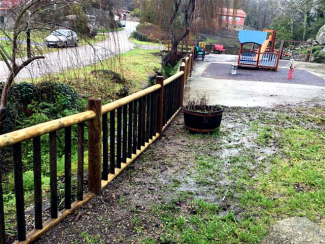  Posta a punto do parque infantil de Socotelo