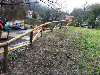 Posta a punto do parque infantil de Socotelo