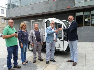 Entrega do primeiro vehículo eléctrico ao concello de Cangas