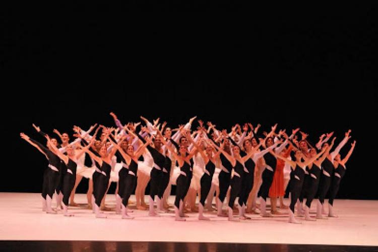 NOCHE DE DANZA